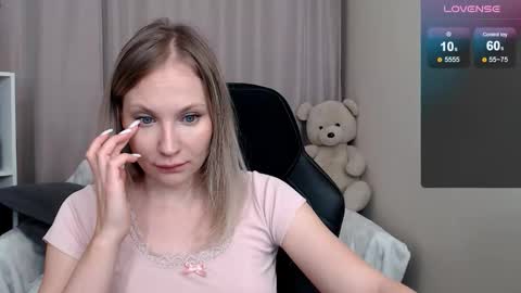 Snapshot of sunny_bunny6 chatting on February 26, 2026, 4:17 pm Naomi online show from February 26, 2026, 4:17 pm