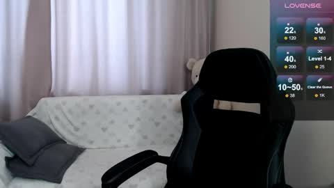 Snapshot of sunny_bunny6 chatting on March 6, 2026, 5:04 am Naomi online show from March 6, 2026, 5:04 am