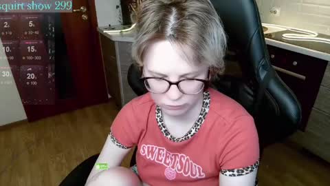 Snapshot of sunny_mood chatting on May 18, 2026, 7:47 am sunny mood online show from May 18, 2026, 7:47 am