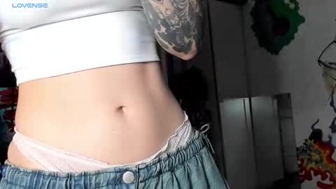 Sunny online show from October 15, 2025, 4:18 pm