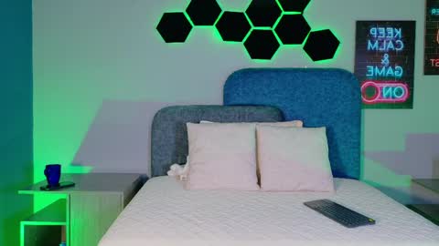 Sunny River online show from April 4, 2026, 12:02 pm