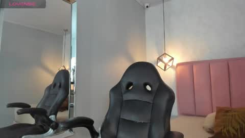  S U N N Y online show from April 20, 2026, 12:52 pm