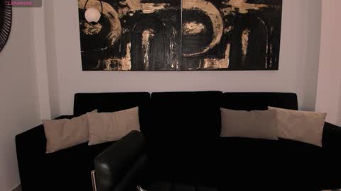 Sunny Rivers online show from November 12, 2025, 5:02 pm