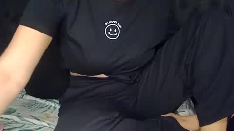 Annie online show from December 17, 2024, 11:38 pm