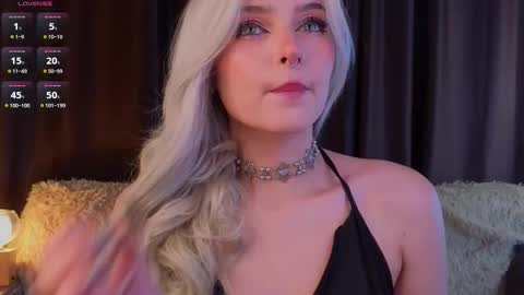 Snapshot of sunshinegirlx chatting on October 30, 2025, 5:09 am Alice online show from October 30, 2025, 5:09 am