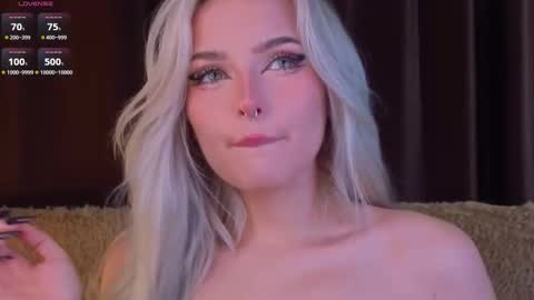 Snapshot of sunshinegirlx chatting on November 15, 2025, 4:21 am Alice online show from November 15, 2025, 4:21 am