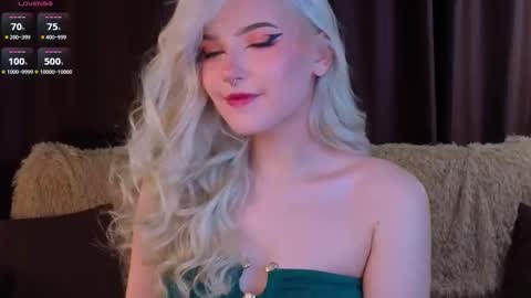 Snapshot of sunshinegirlx chatting on December 1, 2025, 5:45 am Alice online show from December 1, 2025, 5:45 am