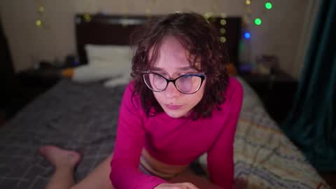 Hella online show from February 23, 2025, 4:02 pm