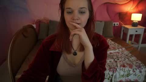 Lola online show from November 3, 2025, 7:26 pm