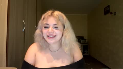 sunshinyflash online show from December 1, 2025, 4:12 pm