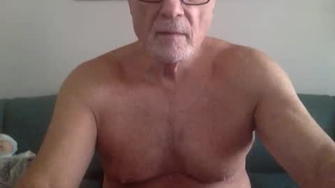 suntrdr077 online show from November 8, 2025, 5:34 pm