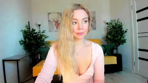 Jenn online show from April 22, 2026, 2:58 am