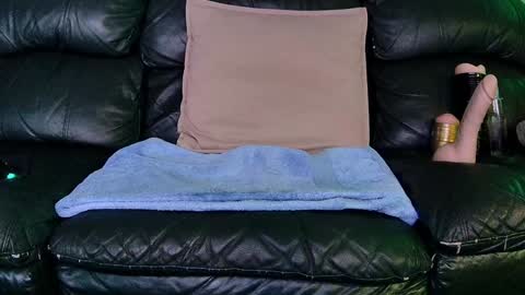 Snapshot of superduty5speed chatting on December 27, 2024, 12:18 am Thomas online show from December 27, 2024, 12:18 am