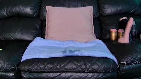 Snapshot of superduty5speed chatting on January 19, 2025, 3:50 am Thomas online show from January 19, 2025, 3:50 am