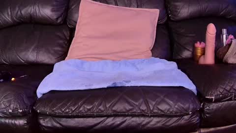 Snapshot of superduty5speed chatting on January 25, 2025, 3:51 am Thomas online show from January 25, 2025, 3:51 am