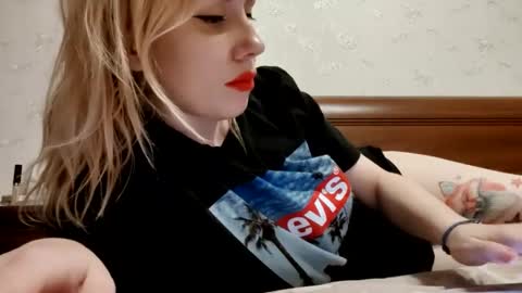 Annie online show from December 7, 2024, 3:08 pm