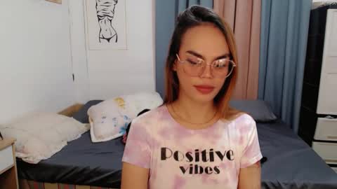 Snapshot of superhotvaleria chatting on May 3, 2026, 2:01 pm Im val online show from May 3, 2026, 2:01 pm