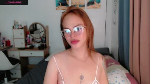 Snapshot of superhotvaleria chatting on June 4, 2026, 10:05 pm Im val online show from June 4, 2026, 10:05 pm