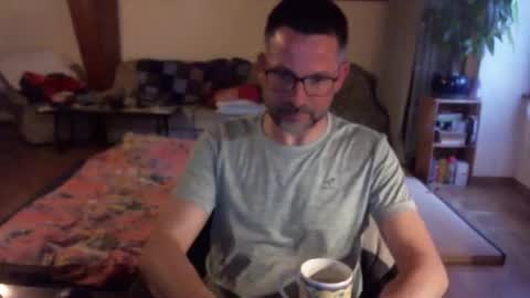 supersquirrel81 online show from April 10, 2026, 6:01 pm