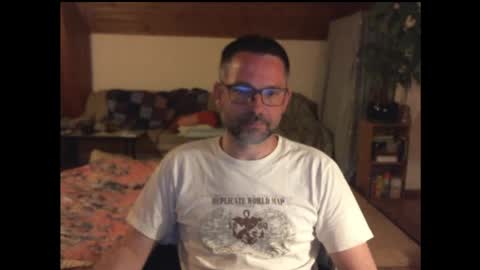 supersquirrel81 online show from April 12, 2026, 1:10 am