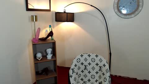 clainyy online show from October 21, 2025, 5:35 pm