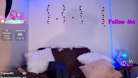 surella32 online show from May 15, 2026, 11:23 pm