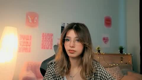 Sara online show from March 17, 2026, 1:36 pm