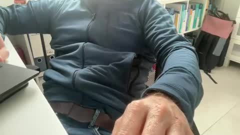 surfstar81 online show from October 31, 2025, 11:22 am