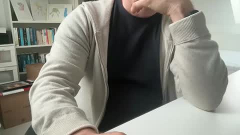 Snapshot of surfstar81 chatting on December 18, 2025, 8:53 am surfstar81 online show from December 18, 2025, 8:53 am