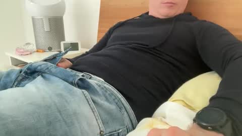 Snapshot of surfstar81 chatting on January 13, 2026, 11:26 am surfstar81 online show from January 13, 2026, 11:26 am