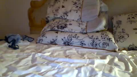 surrogate_play online show from January 1, 2025, 8:26 pm