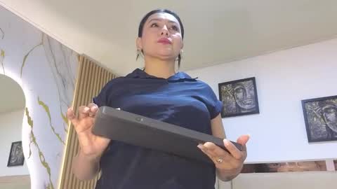 Susan online show from October 9, 2025, 12:03 pm