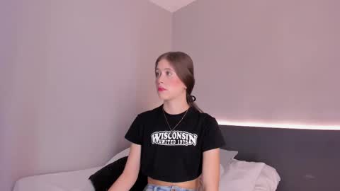 susana_huston online show from October 14, 2025, 5:36 pm