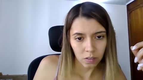 Snapshot of susanaduncann chatting on July 29, 2026, 3:43 pm Susana online show from July 29, 2026, 3:43 pm