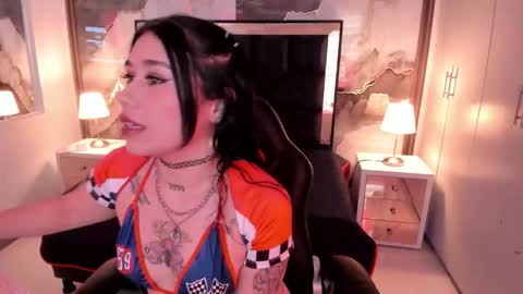 susanvilla online show from January 7, 2026, 7:49 pm