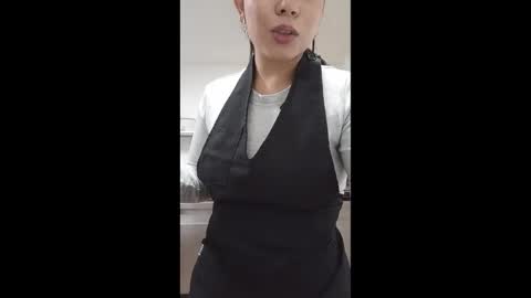 Snapshot of susiesunny chatting on December 23, 2025, 10:13 am susana online show from December 23, 2025, 10:13 am