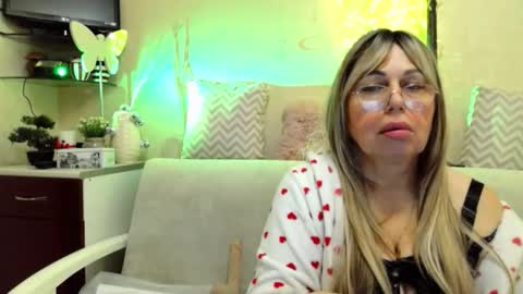 SusiexNoreen online show from April 5, 2026, 4:42 am