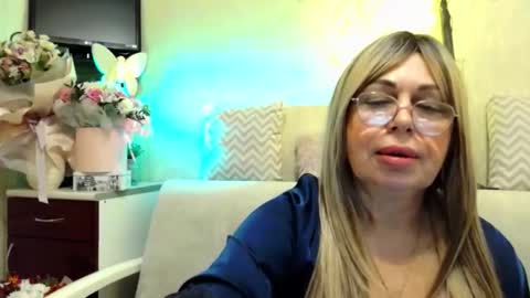 SusiexNoreen online show from April 21, 2026, 2:15 am