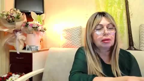 SusiexNoreen online show from April 22, 2026, 2:14 am