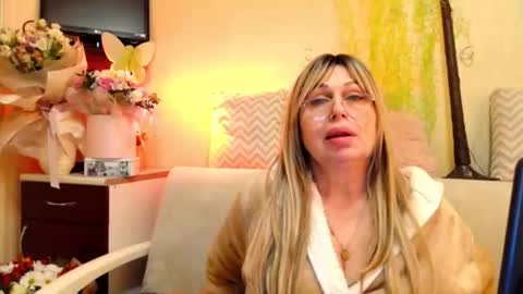 SusiexNoreen online show from April 22, 2026, 2:18 pm