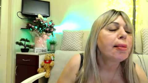 Snapshot of susiexnoreen chatting on June 5, 2026, 11:10 pm SusiexNoreen online show from June 5, 2026, 11:10 pm