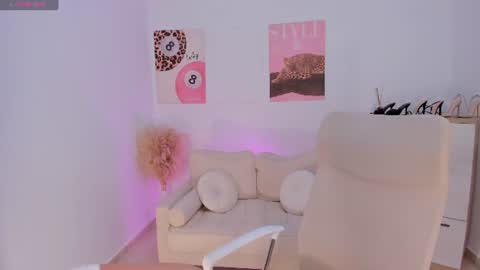 Snapshot of sussan_monroe chatting on June 8, 2026, 11:16 pm Sussan Monroe online show from June 8, 2026, 11:16 pm