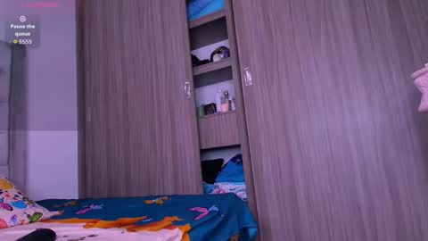 Andrea online show from December 4, 2025, 1:04 am