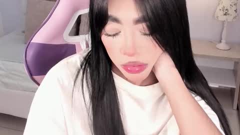 Sussie Tompsom online show from December 19, 2025, 5:31 pm