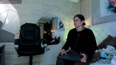   online show from April 17, 2026, 11:46 am