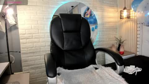 Snapshot of sussy__stone chatting on June 5, 2026, 3:29 pm online show from June 5, 2026, 3:29 pm