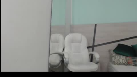 sussy leon online show from December 13, 2024, 11:17 pm