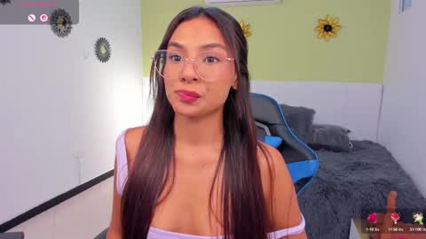 sussy_sweet4u online show from March 7, 2025, 9:18 am