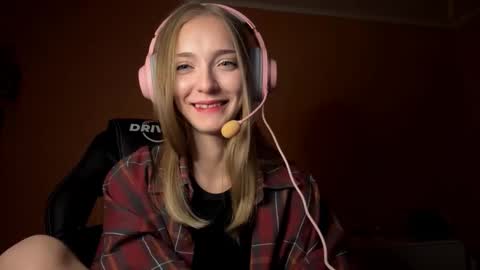 Jessica online show from October 8, 2025, 2:14 pm