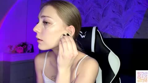 Jessica online show from November 16, 2025, 5:07 pm